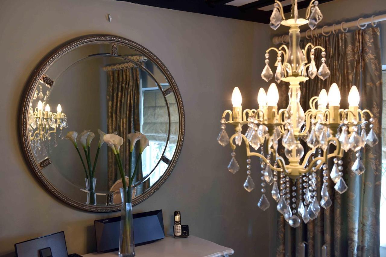 Luxury Eton House, 5 Minute Walk To Windsor Castle Vila Exterior foto