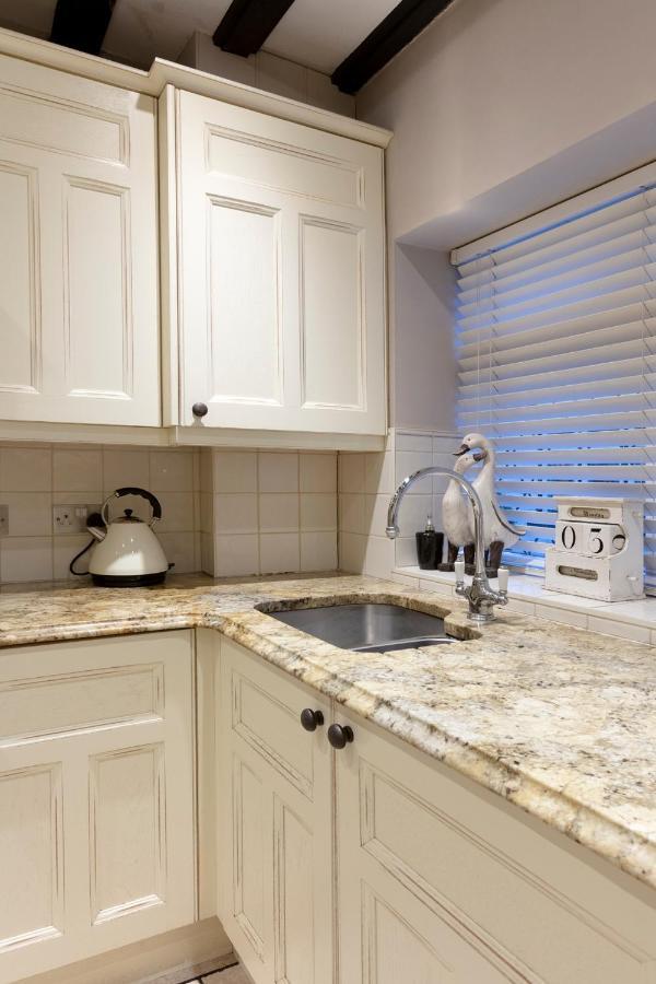 Luxury Eton House, 5 Minute Walk To Windsor Castle Vila Exterior foto