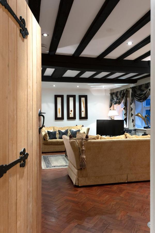 Luxury Eton House, 5 Minute Walk To Windsor Castle Vila Exterior foto